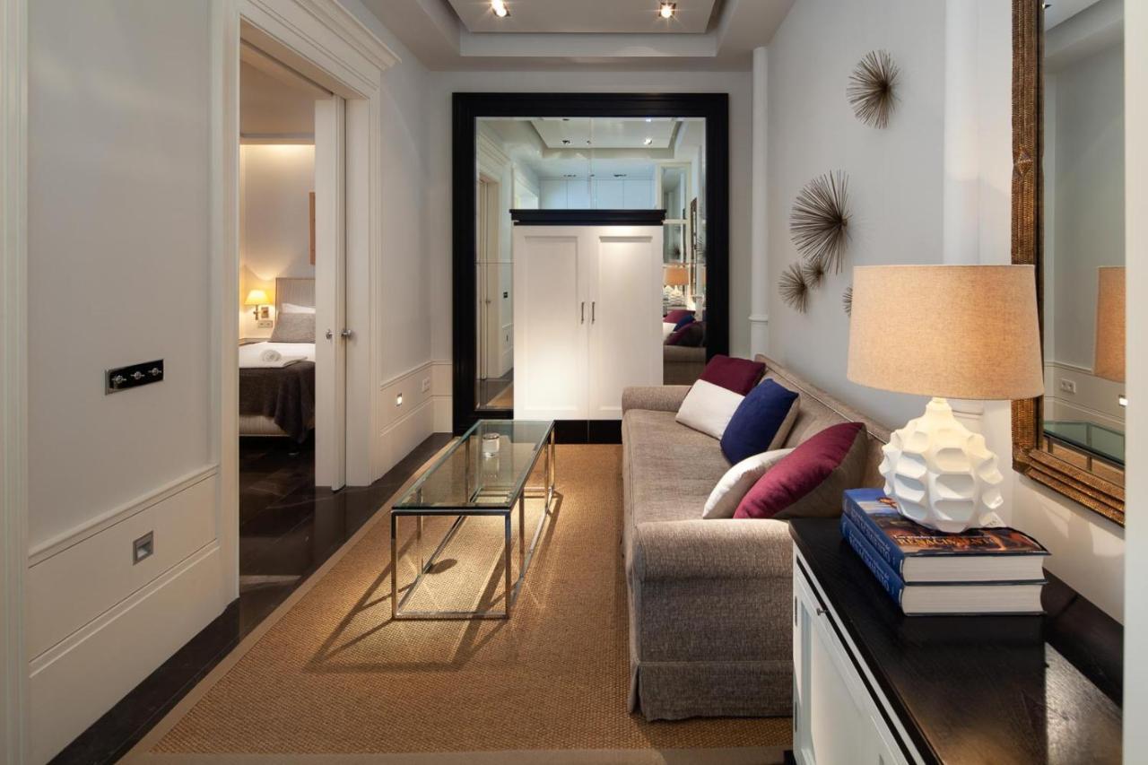 Elegante Apartamento Plaza Constitucion Málaga Exterior foto