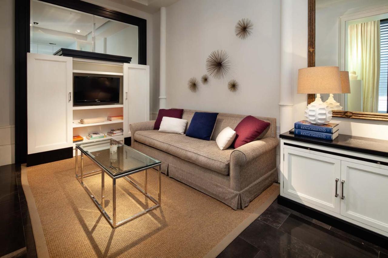 Elegante Apartamento Plaza Constitucion Málaga Exterior foto